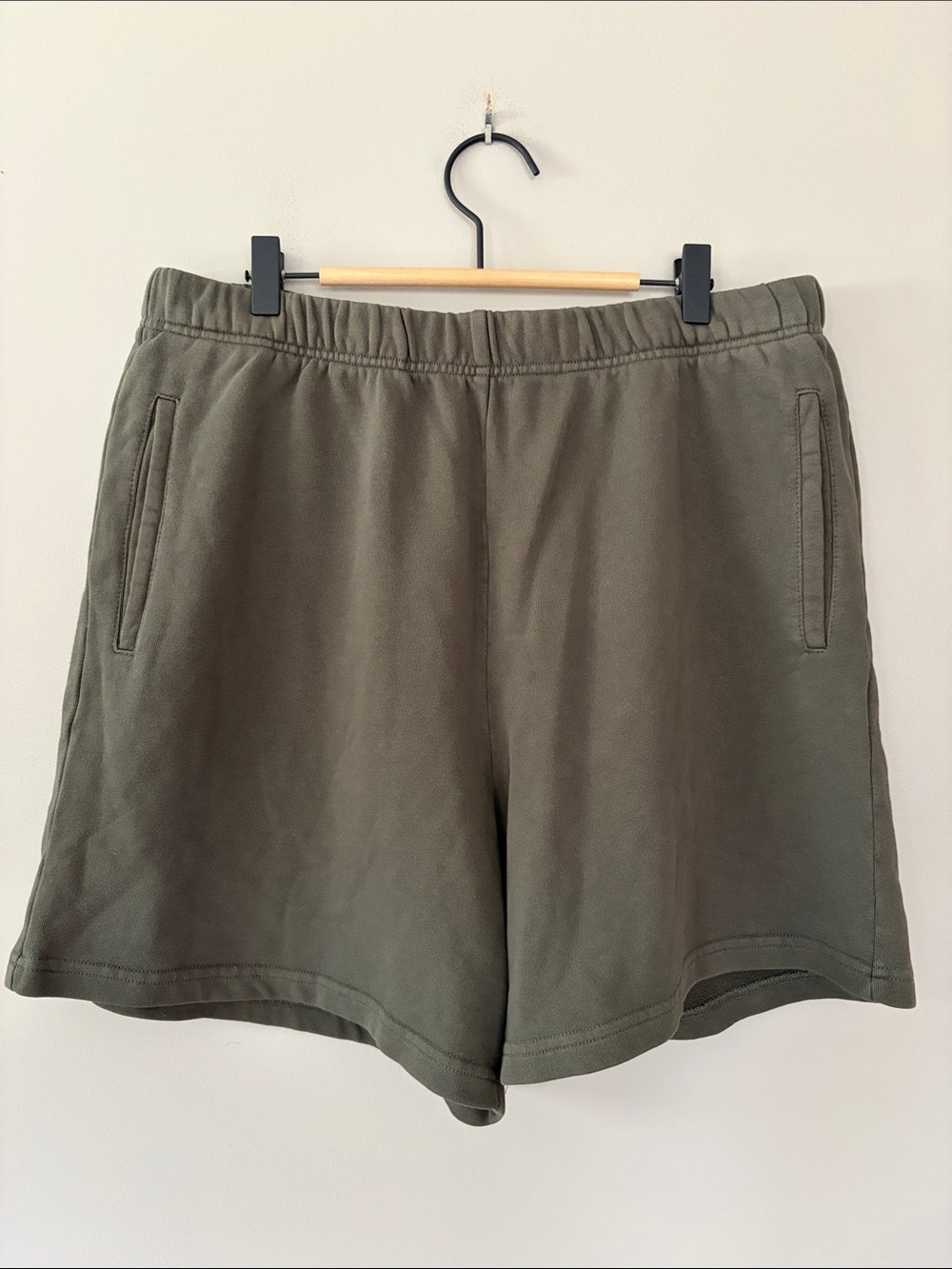 SKIMS Terry Fleece Relaxed Short Military Green Large NWT Lounge